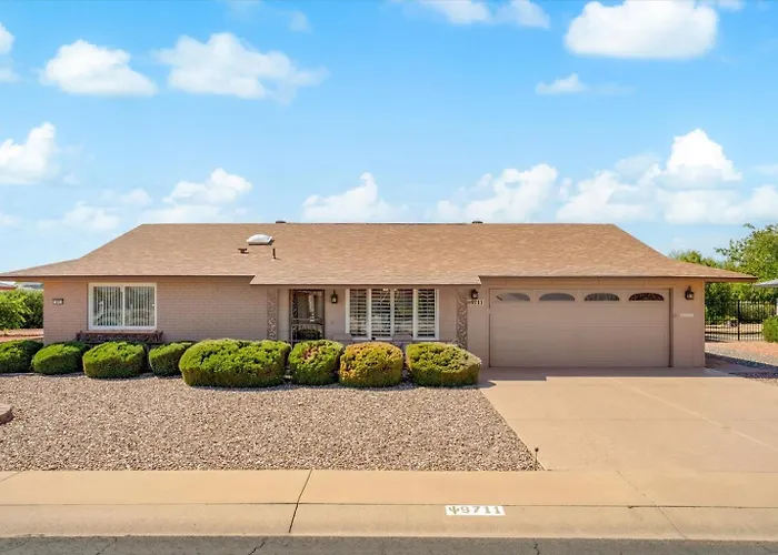 Sun City Retreat W Patio, Grill & Backyard